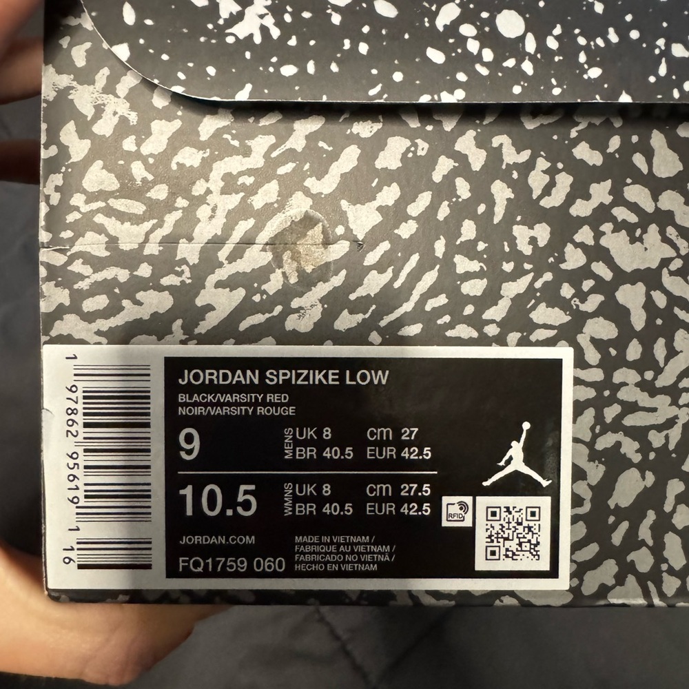 Jordan Black Red Green Sneakers - Picture 2 of 6